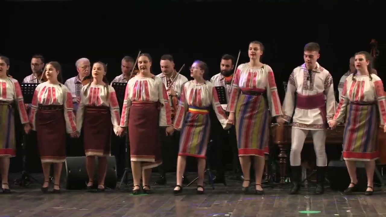 Atelierul de Dans Tradiţional - Grupa mijlocie - Suită de dansuri din ținutul Bacăului