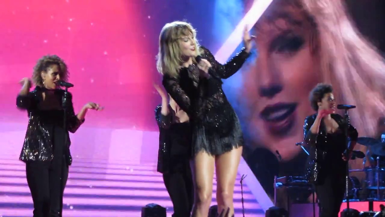 Taylor Swift - Shake It Off (Houston, Texas 2/4/2017)