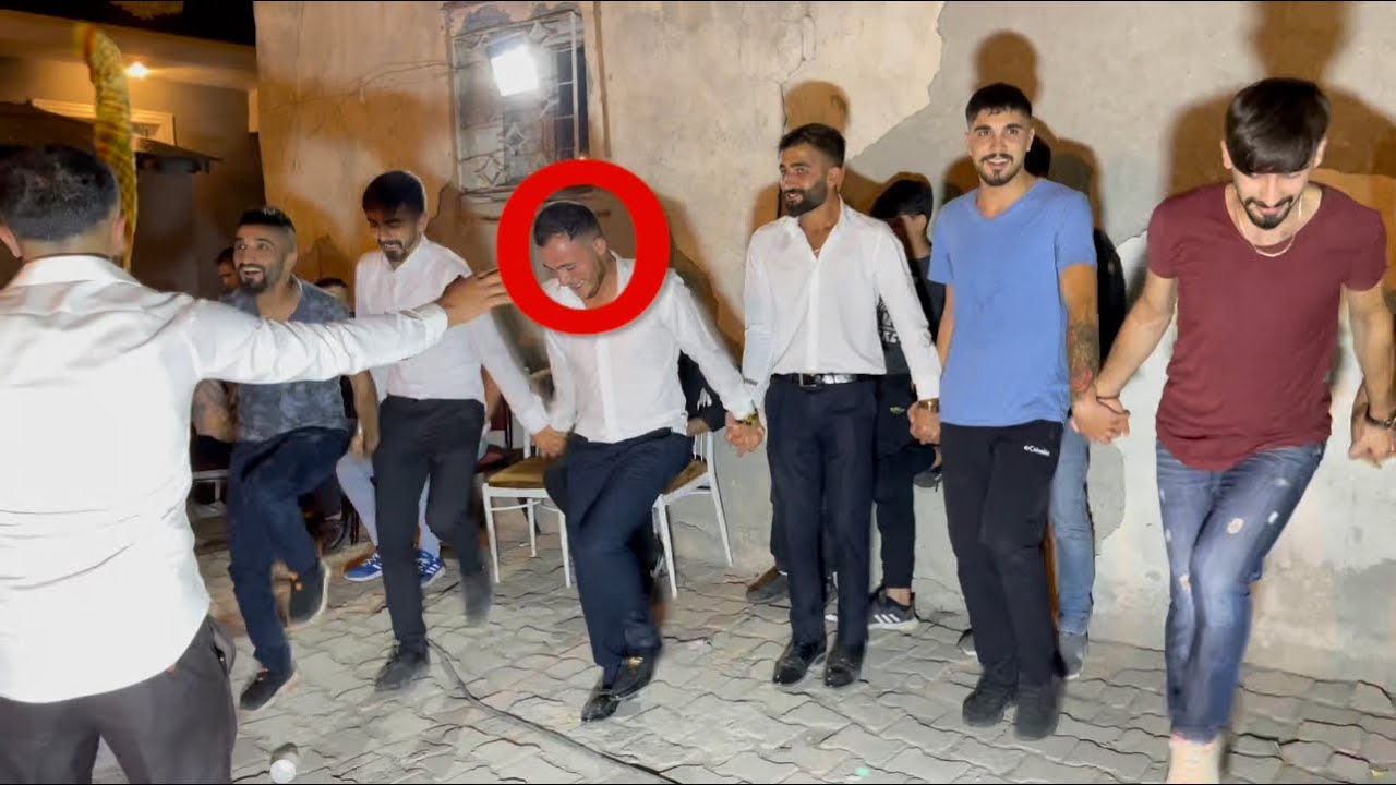 İŞARETLİ OLAN GENCE DİKKAT , NELER YAPIYOR ÖYLE YA