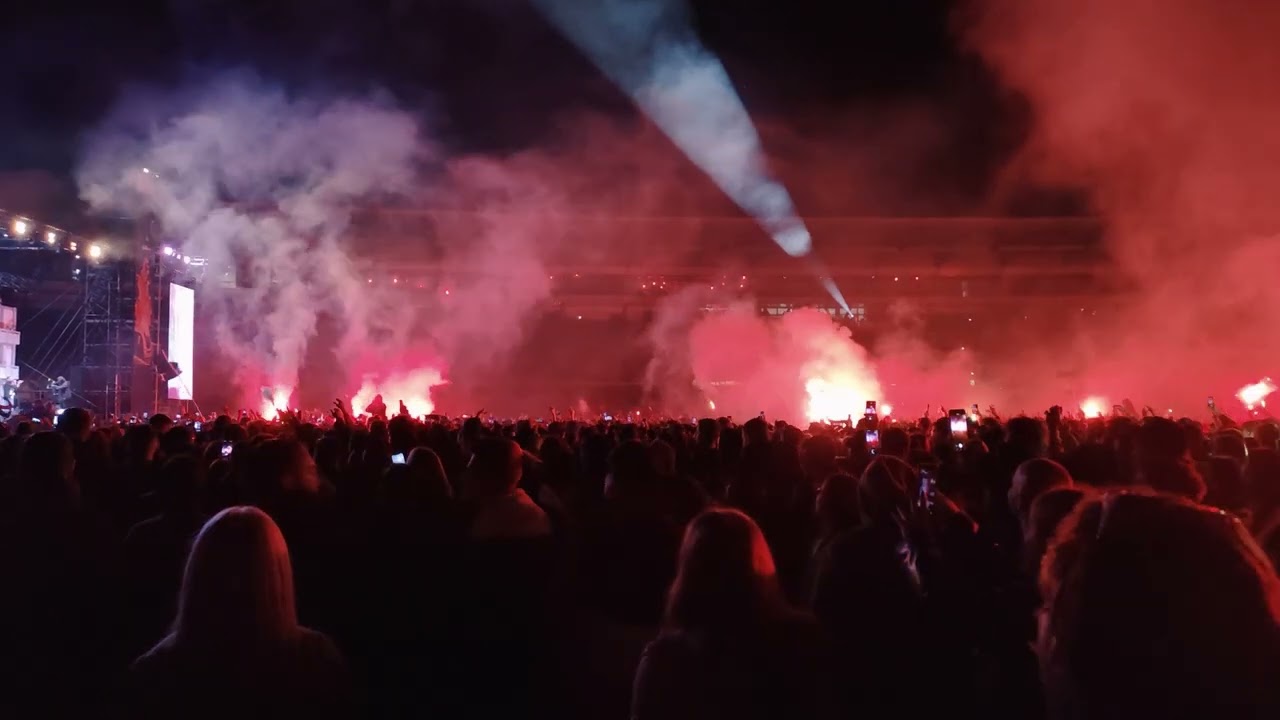 ΛΕΞ - Πολυκατοικίες - Live Καυτανζόγλειο Στάδιο στη Θεσσαλονίκη