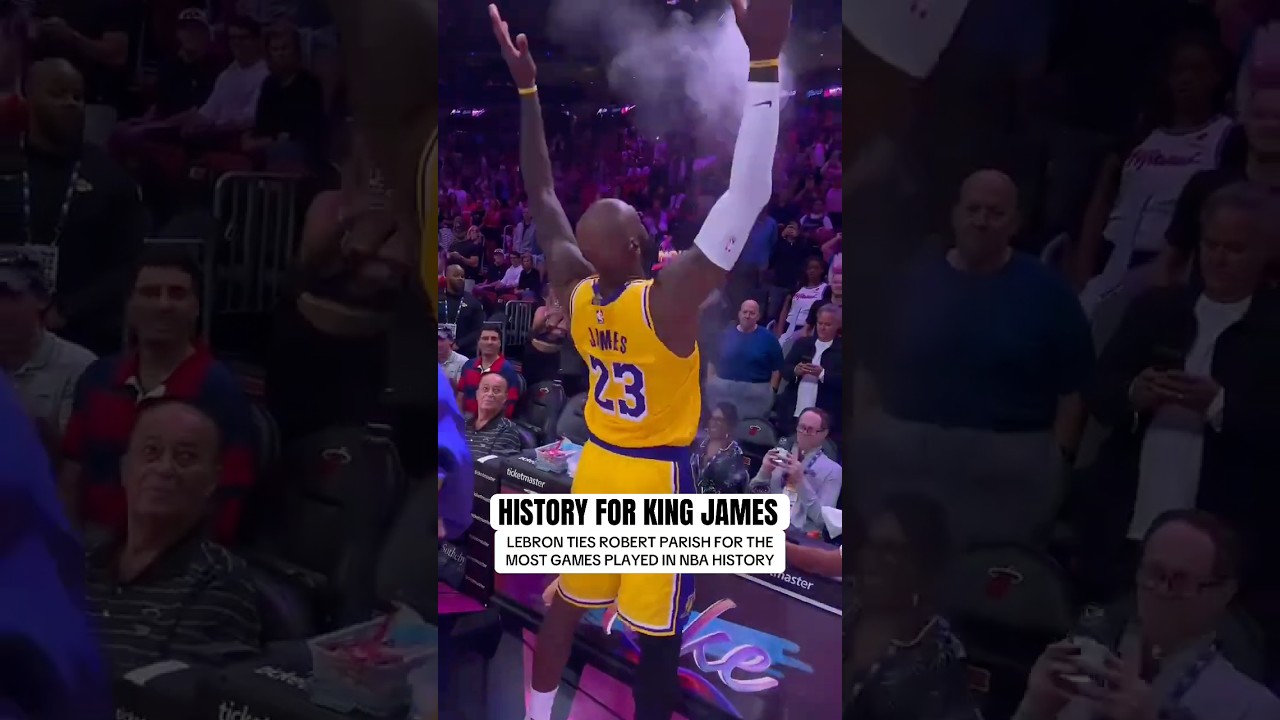 Handshakes & signature chalktoss for LeBron for his 1,611th career regular season game 🤯👏