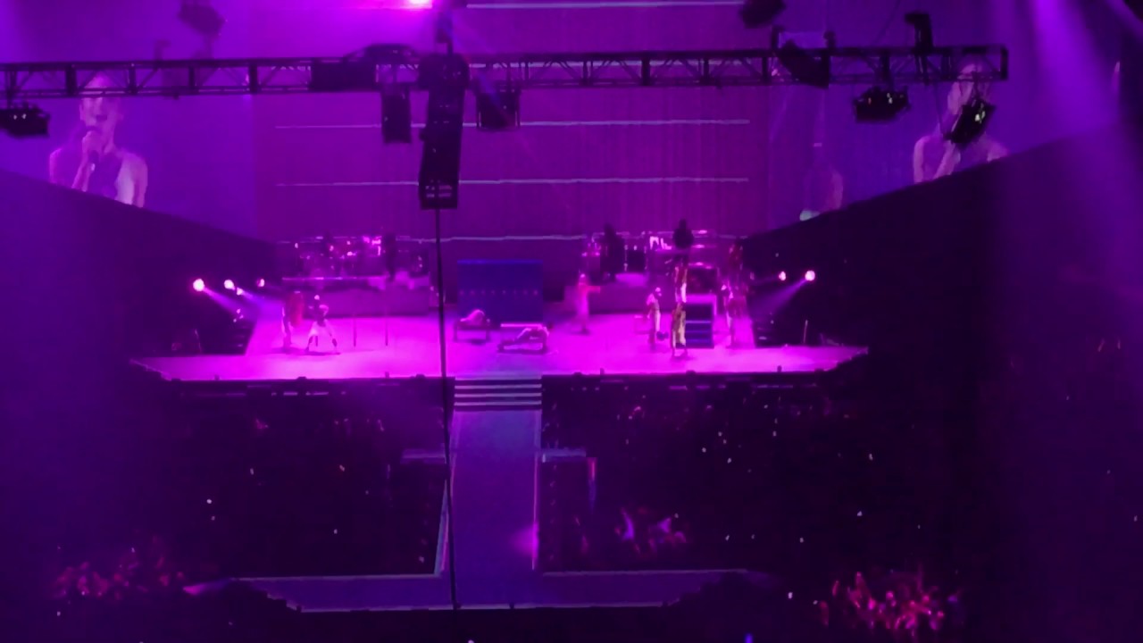 Ariana Grande - Female Interlude / Side to Side ( Dangerous Woman Tour Orlando ) April 15th, 2017