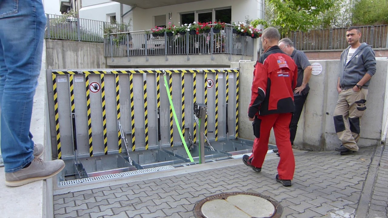 Hochwasserschutz Reitthaler GmbH - halbautomatisches Klappschott