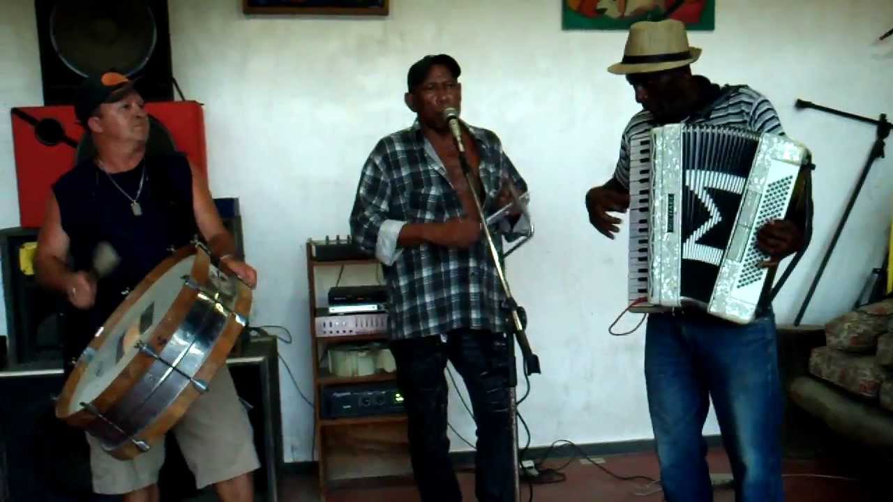 CARLINHO E SUA GENTE FORRÓ PÉ DE SERRA