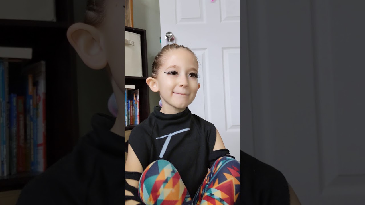 Magnetic Lashes versus Glue On for Dance