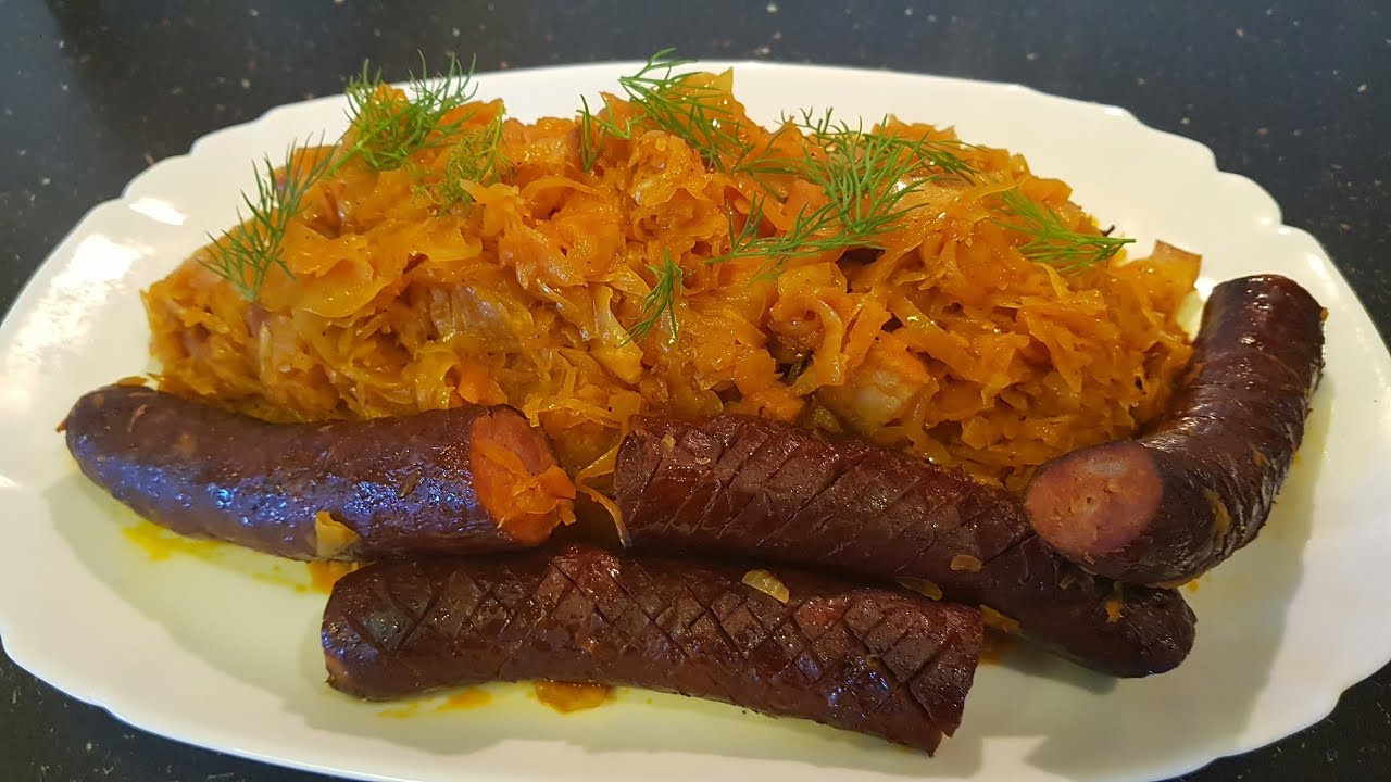 Тушёная квашеная капуста с копчёными колбасками #тушёнаякапустаколбаски