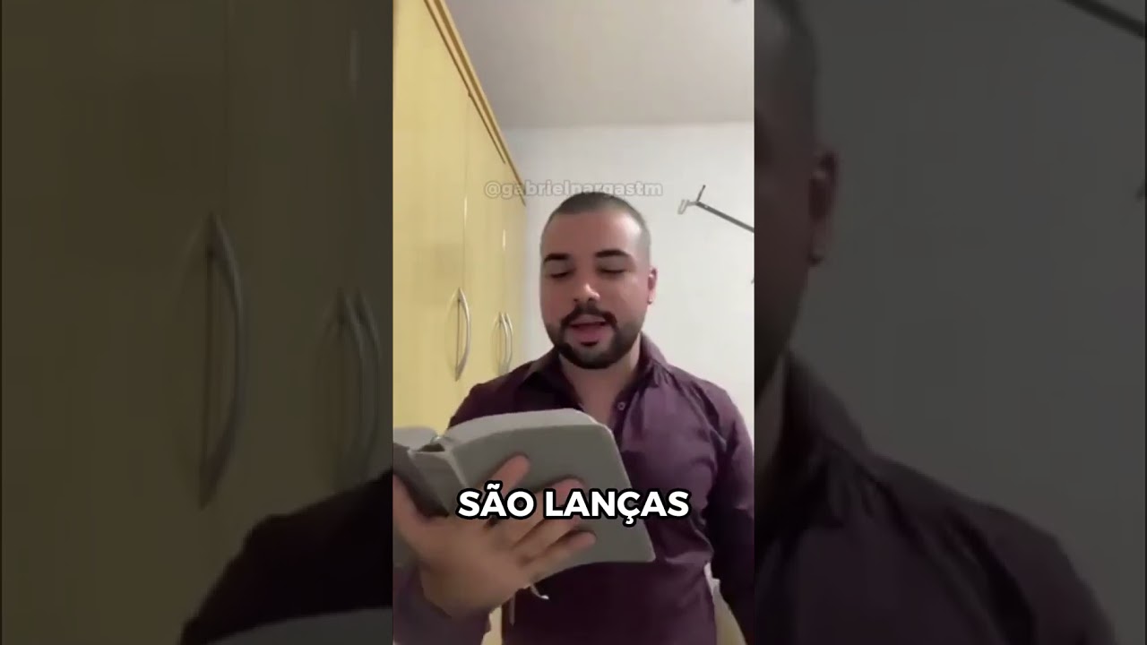 PASTOR GABRIEL NARGAS LENDO VERS&Iacute;CULO L&Aacute; ELE