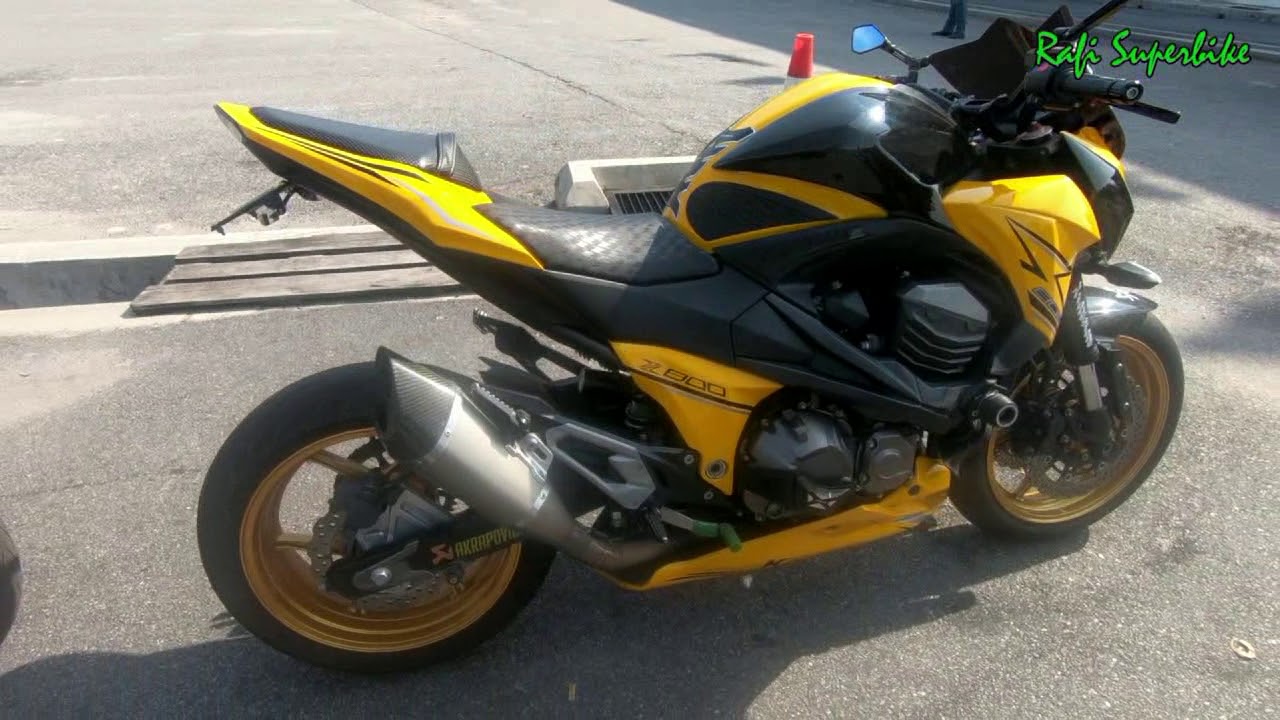 Z800 Custom Made Belly Pan With Akrapovic Exhaust