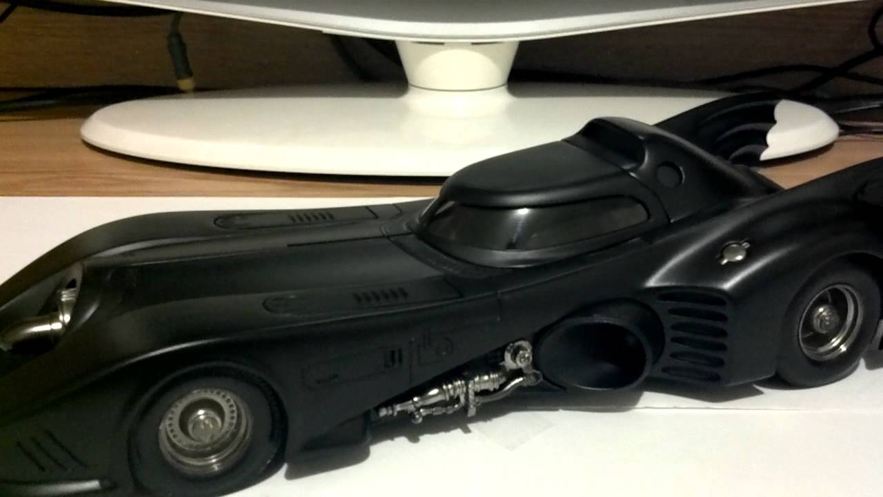 Hot Wheels 1989 Batmobile 1:18 Review!
