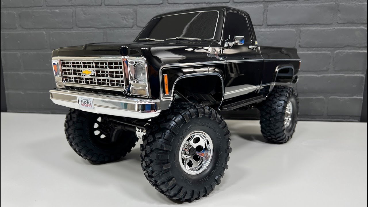 TRAXXAS TRX4 CHEVY K10 CHEYENNE UNBOXING ( BLACK )