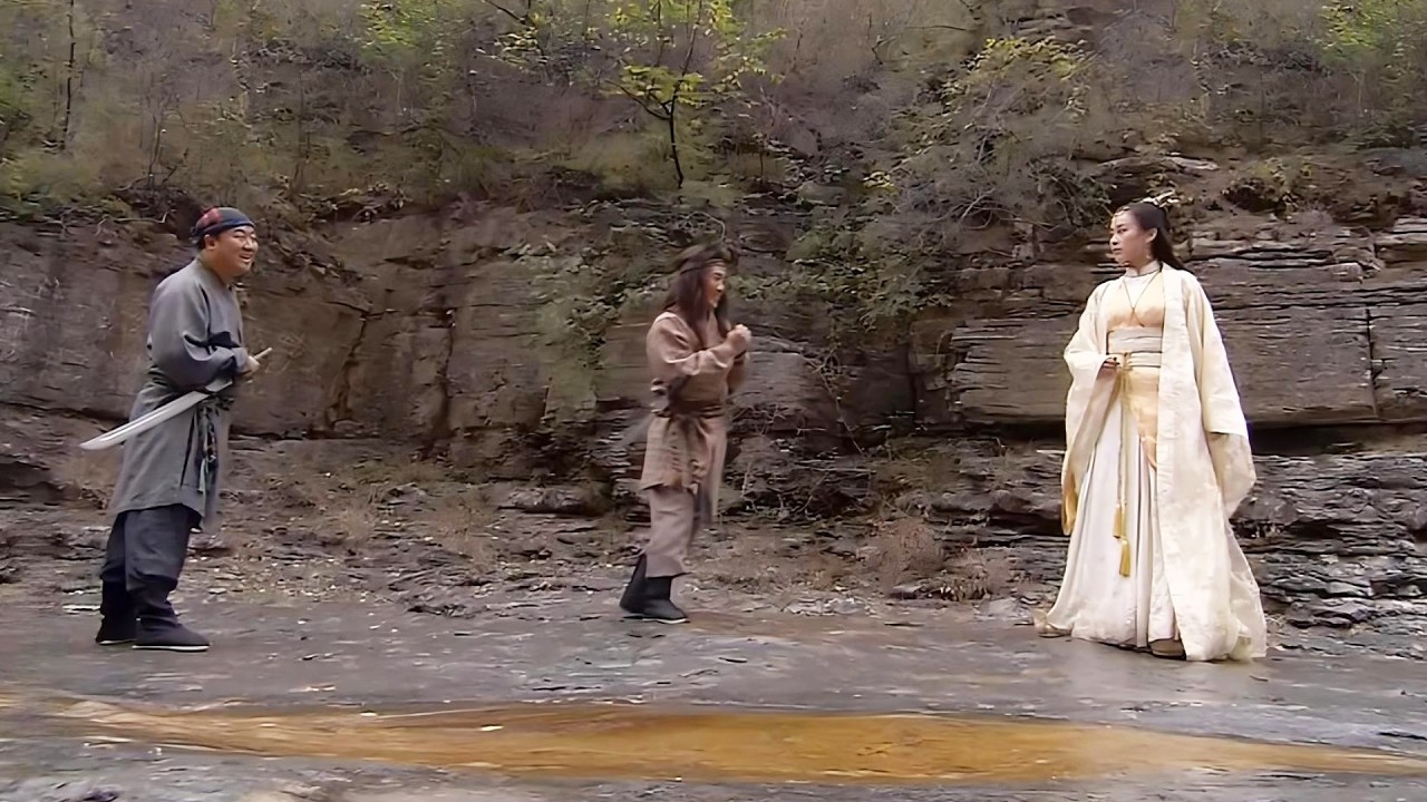 強盜半路攔截少女，殊不知她是天界女神仙！ #功夫 #功夫