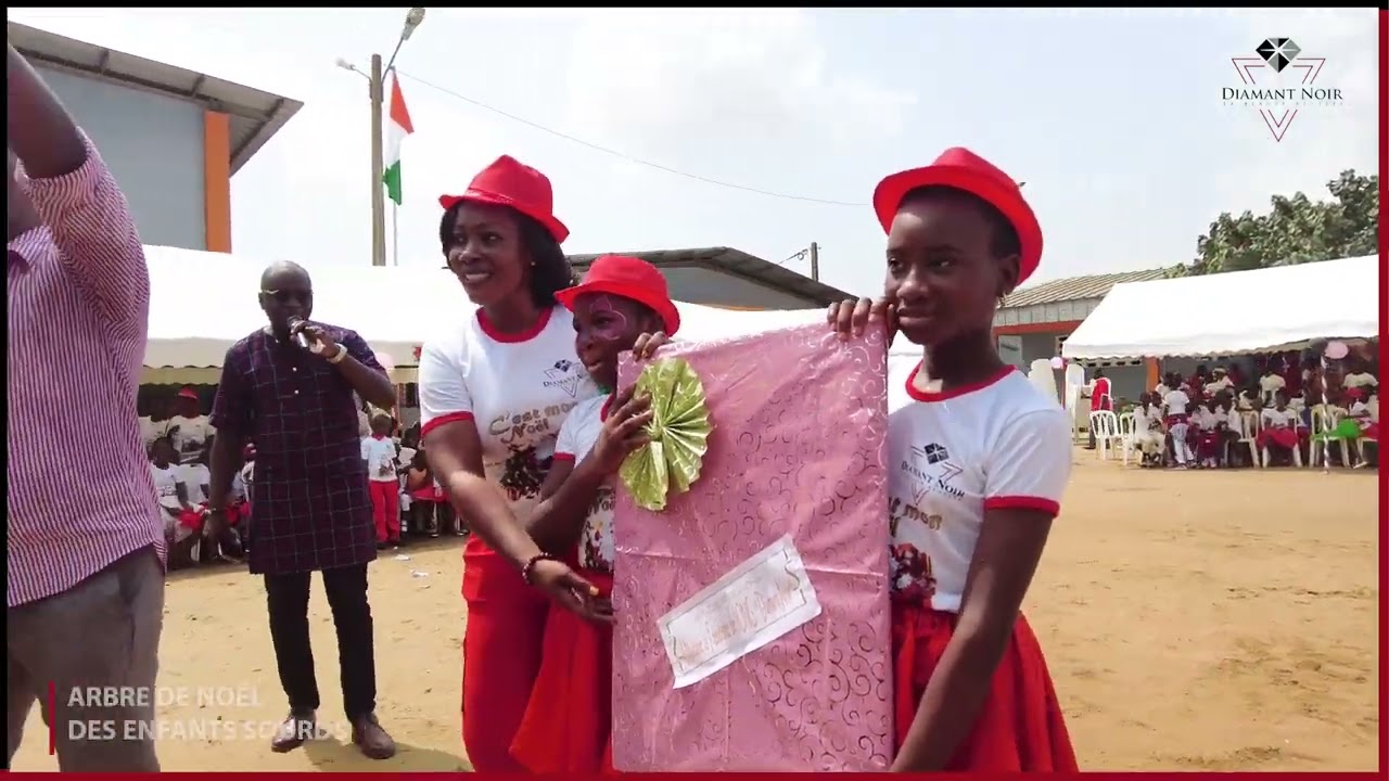 arbre de noël organisé par la FONDATION DIAMANT NOIR à l'école des enfants sourds muets de Yopougon.