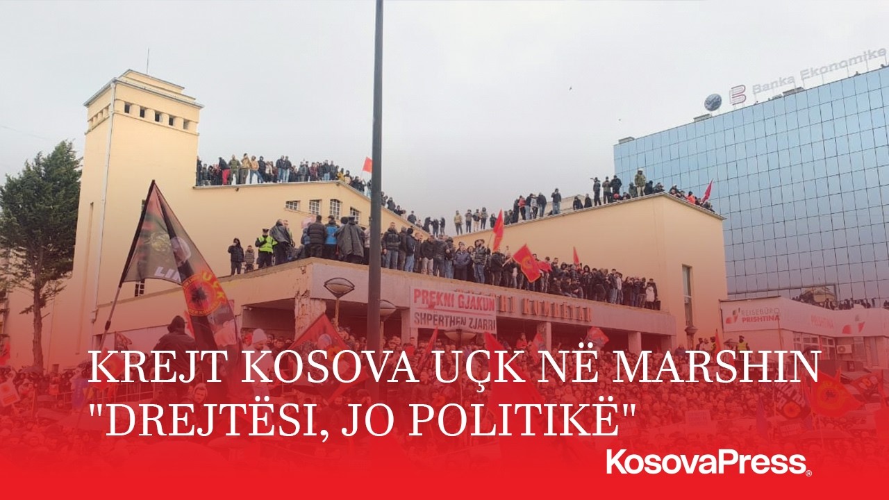 Krejt Kosova UÇK në marshin 