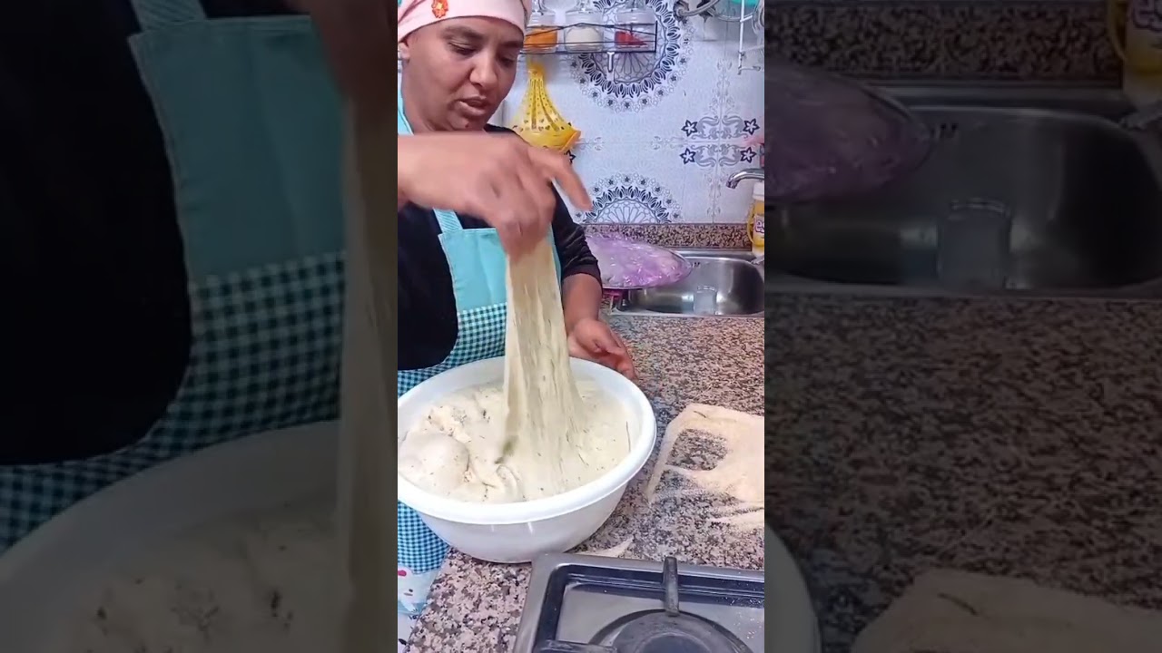 بيتزا سهلة واقتصادية و بطبوط بزعتر وزيت زيتون وفورص وفينو 