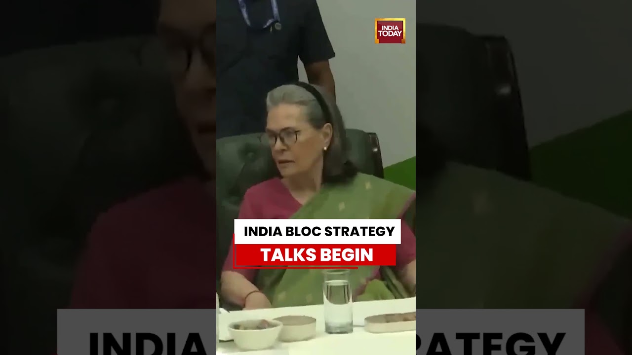 INDIA Alliance Leaders Gather in Delhi | Kharge, Rahul, Mamata Join Crucial Meeting