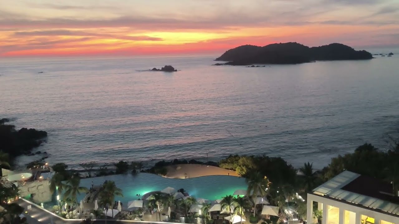 Caminando por el Hotel Azul Ixtapa Grand Resort Spa