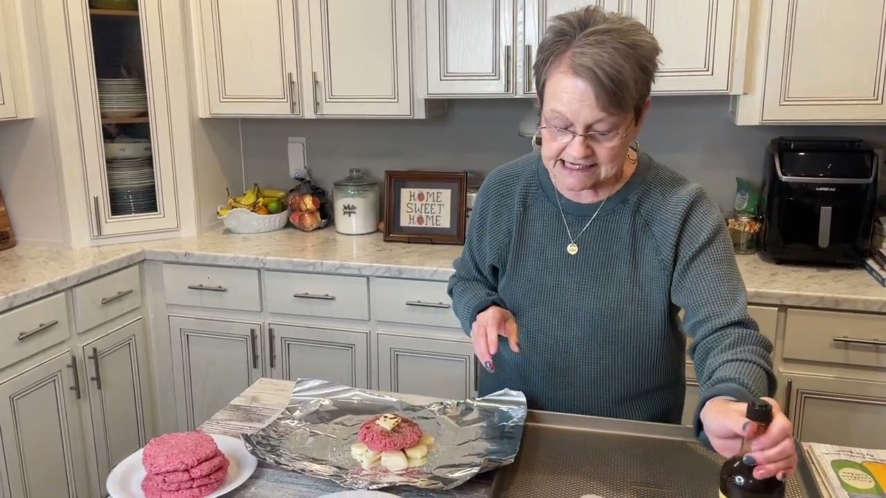 Easy foil dinner | Hobo packets | No clean up for dinner | Easy recipe for a family | Campfire meal