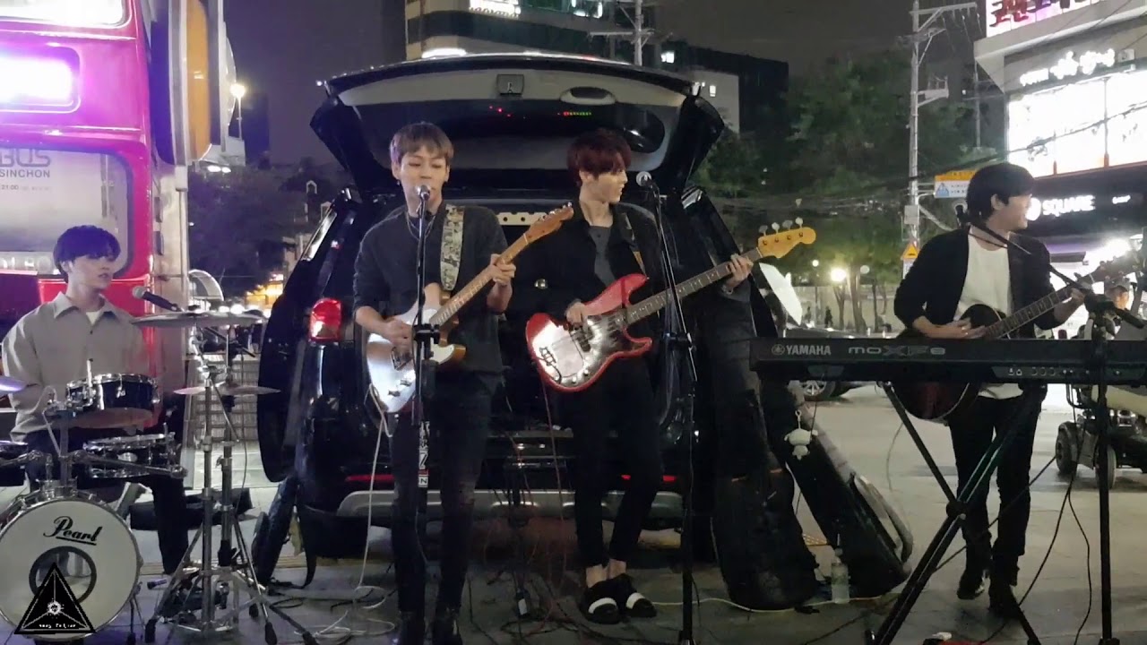 180920 the rose surprise busking in sinchon bruno mars cover 'marry you'