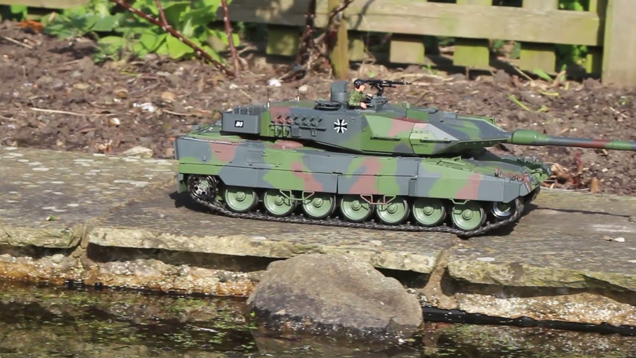 Agora Models Leopard 2A6 1:16 scale RC model Kit