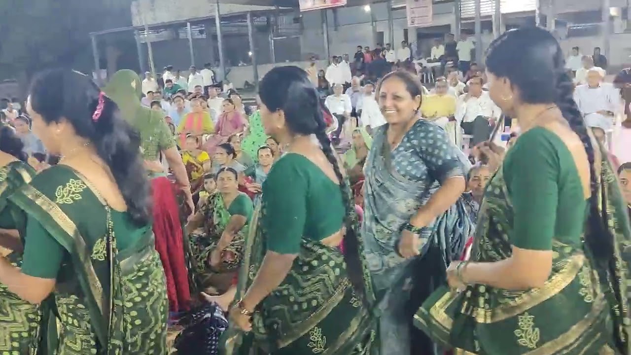 ચરાડા ગામ હનુમાન દાદા મંદિર પ્રાણ પ્રતિષ્ઠા ભજન પોગ્રામ 10/4/25 જાસપુર ભજન મંડળ આનંદીબેન પટેલ