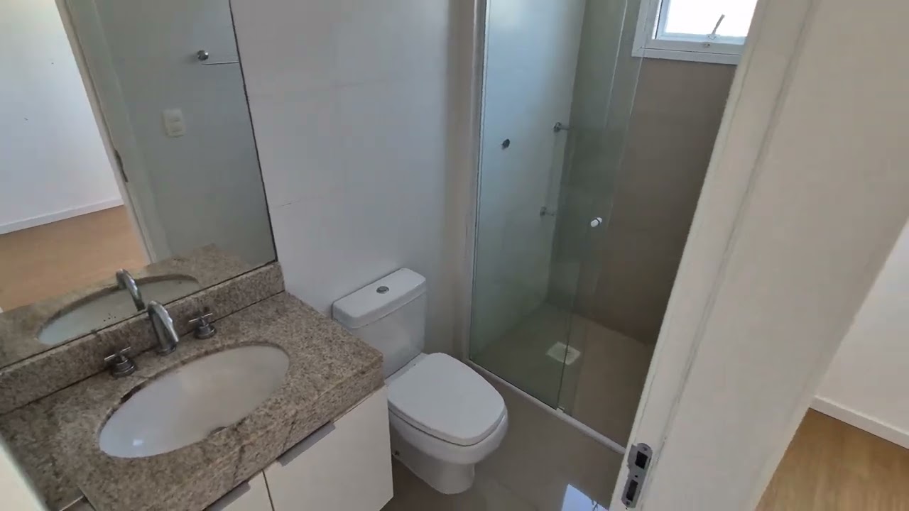 1 suíte + 2 dormitórios e 2 vagas - A poucos metros da Beira Rio e Marina - Bairro Fazenda.