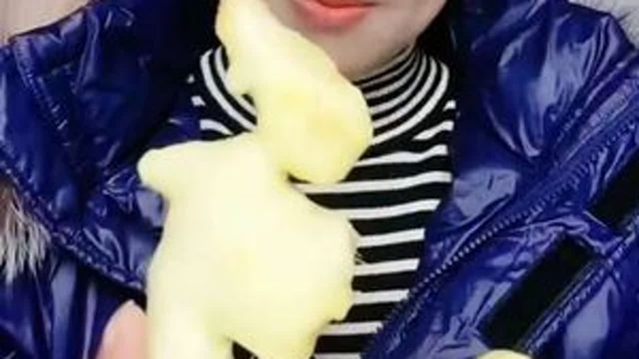 唯有我的小生姜，吃不厌，早上来一口，美滋滋的#吃姜达人 #生吃生姜#记录真实生活