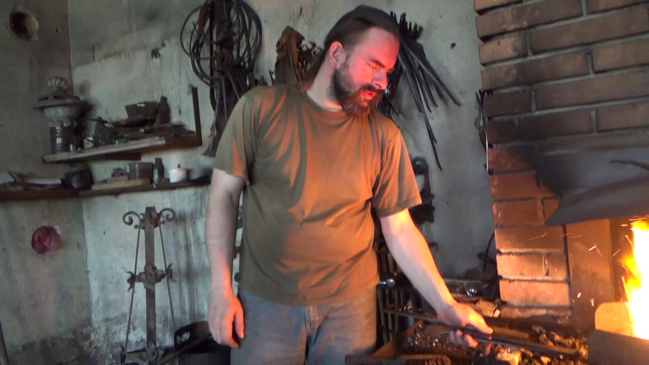 časť 1. Kovanie čepele + kalenie sekery v druhej časti videa