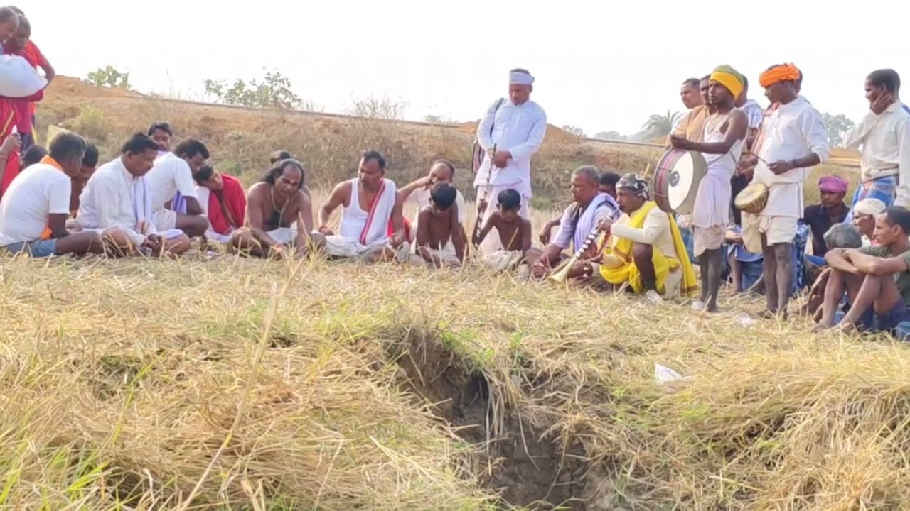 रायगडिनचौरासी माता श्रीबासुदेव सिरहा महाराजजी के द्वारा ग्राम झुंझरा कसा में अन्नकुवारिनदेवी का खोज 