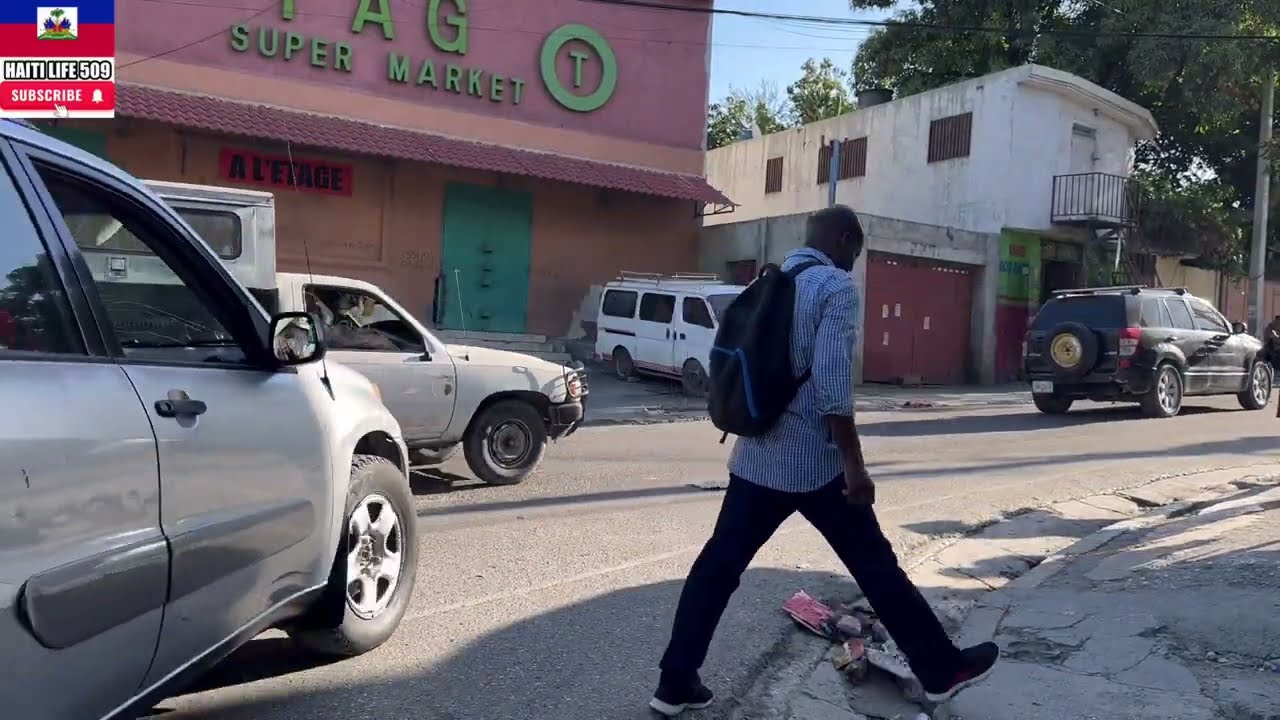 Haiti streets  Port-Au-Prince Lavil canapé vert March 16, 2026 Monday morning 8:34am