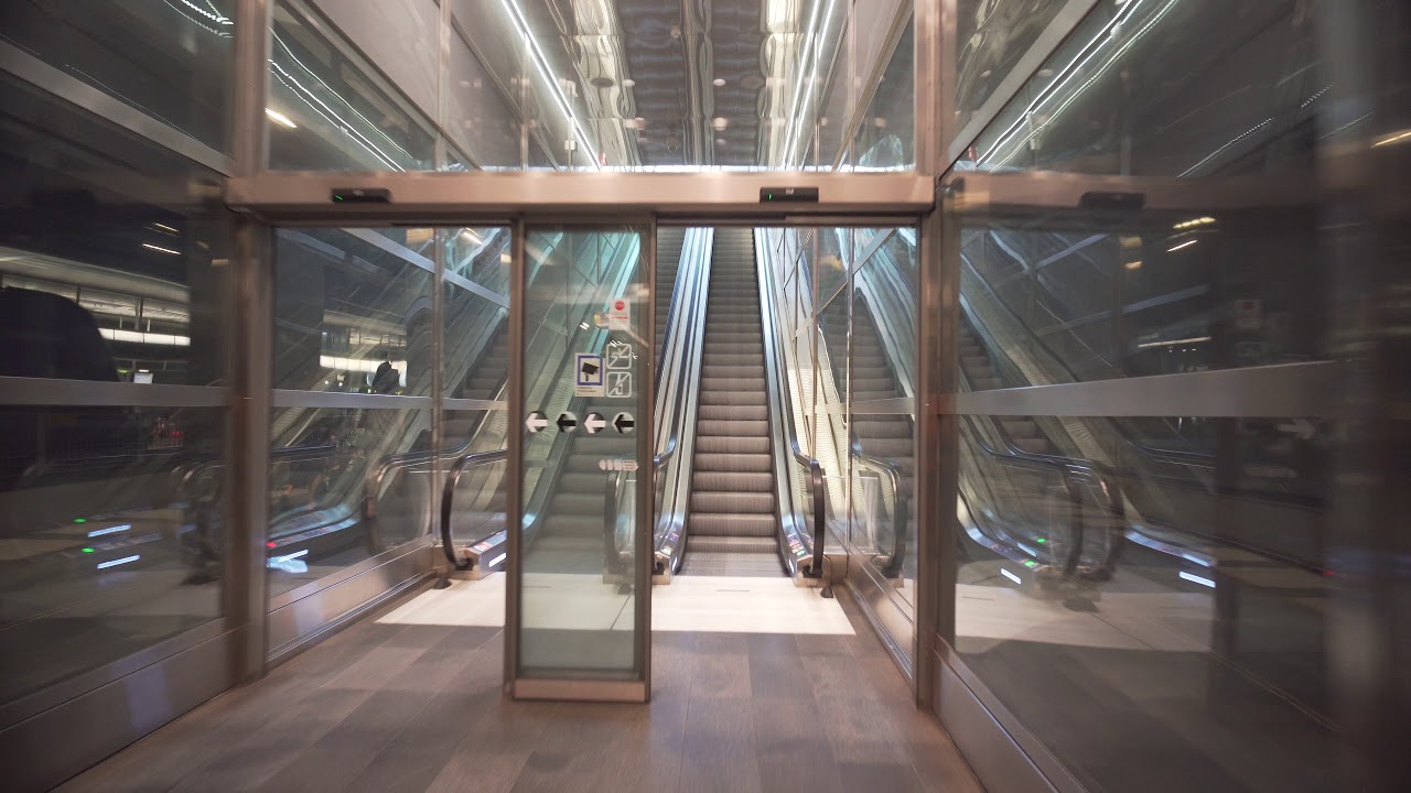 Sweden, Malmö Central Station, 4X escalator, 1X elevator