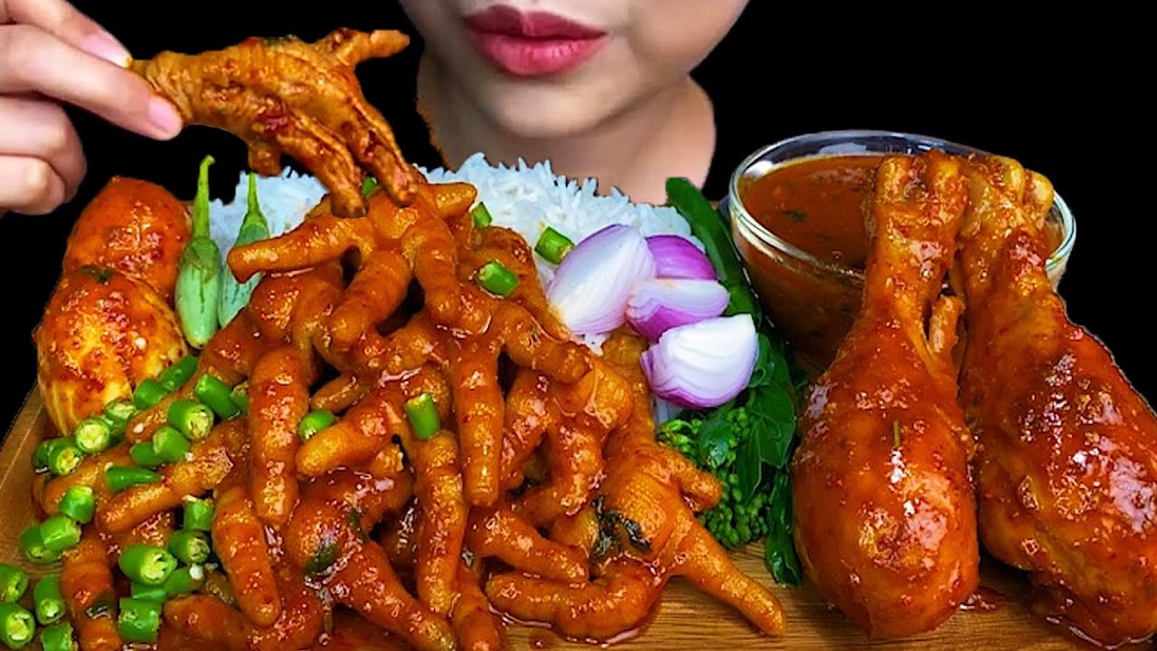 EATING SPICY CHICKEN CURRY||SPICY CHICKEN FEET, SPICY CHICKEN LEG, SPICY CHICKEN EGG CURRY & RICE