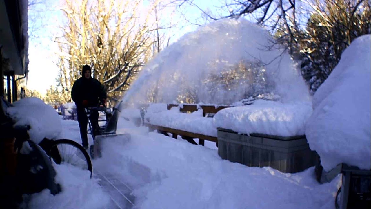 Toro Snowmaster 724 QXE  snow blowing deck