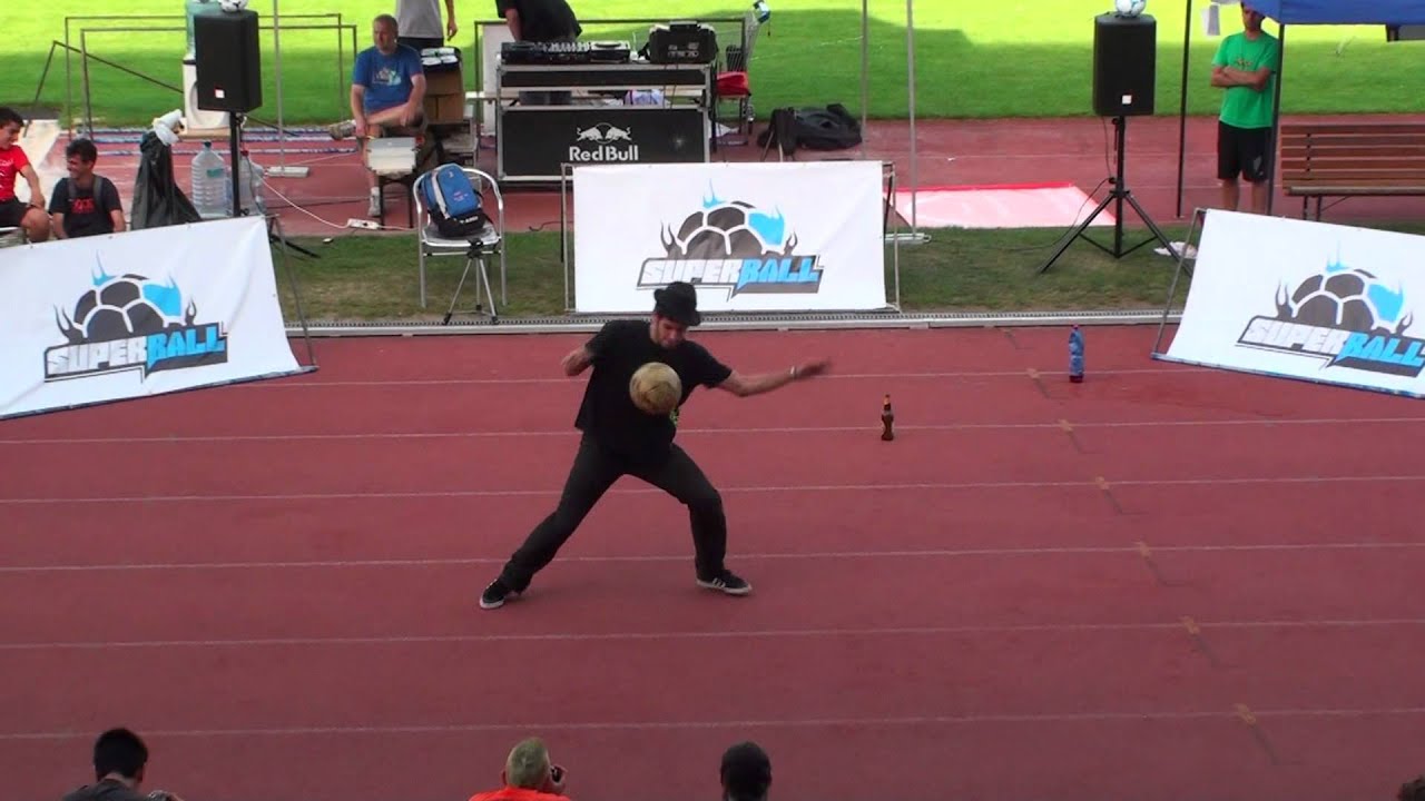 Super Ball 2012 Prague - Live Performance by Move Masta