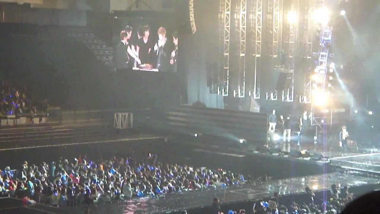 120203 SS4 in Taipei - Miracle(飛天氣球應援)+圭賢慶生 (15)