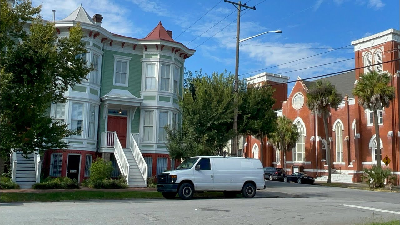 Driving Into Savannah Georgia 2021