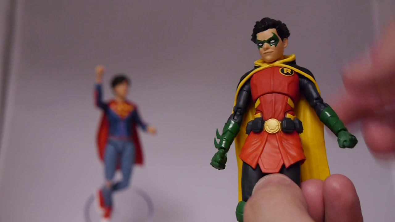 Unboxing: DC Icons Robin & Superboy Action Figure 2 Pack