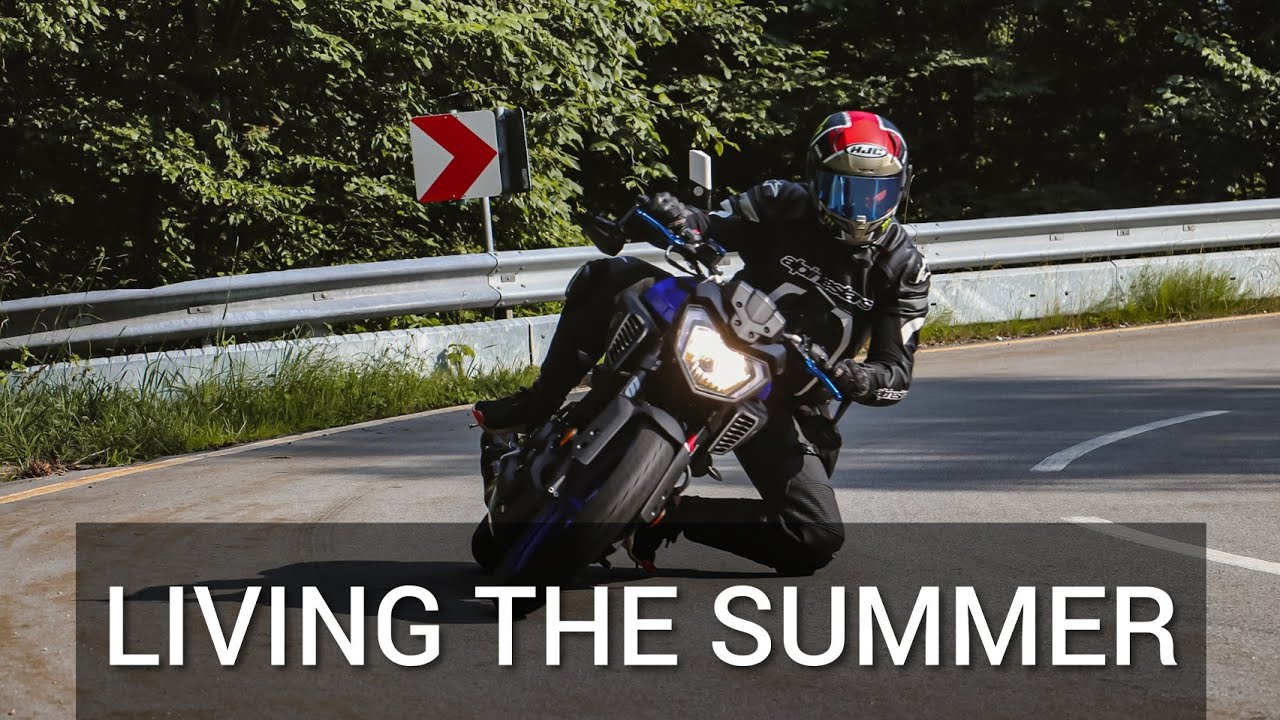 LIVING THE SUMMER - Kneedown! [YAMAHA MT 125]
