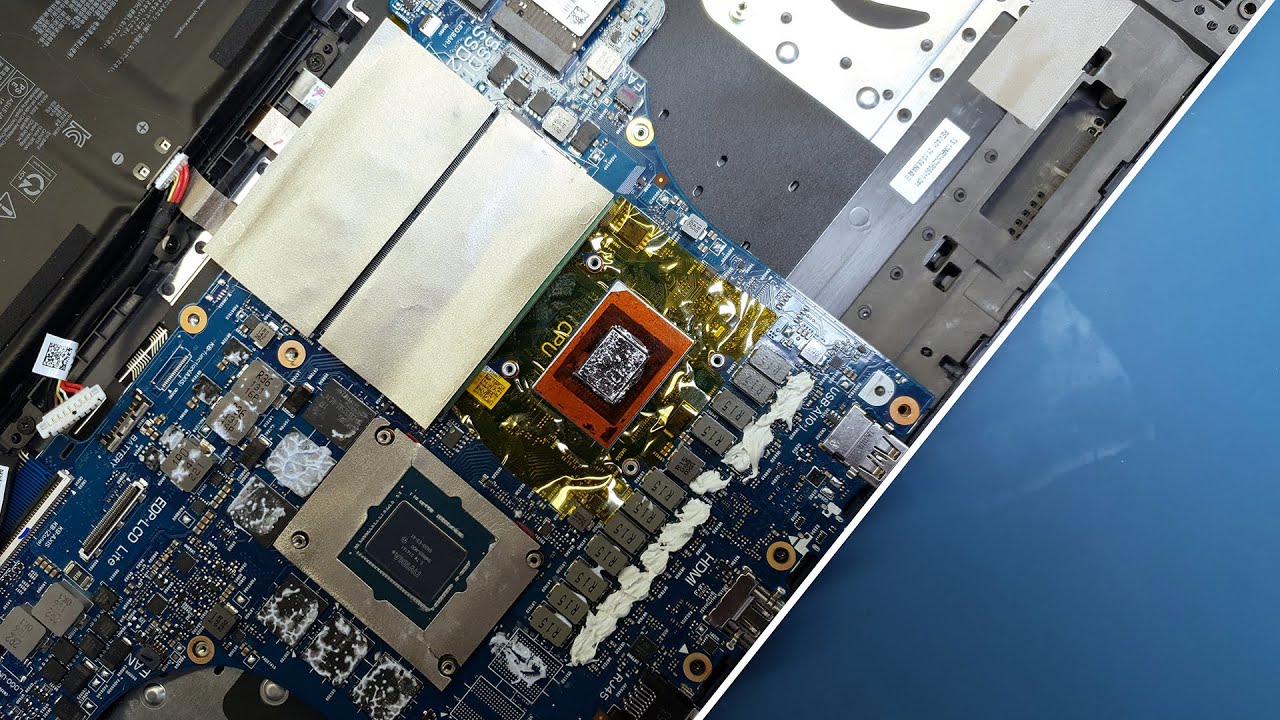 Ciekły metal dostał się pod CPU - ASUS ROG Strix G17 G713