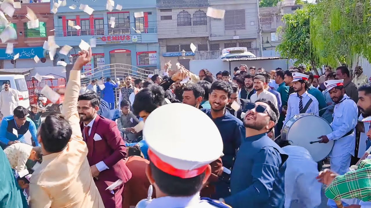 Barat Entry in Pakistan : Watch Money Rain At My Brother Wedding 😍| Dhol Dance🕺| DSLR 4K 60fps video