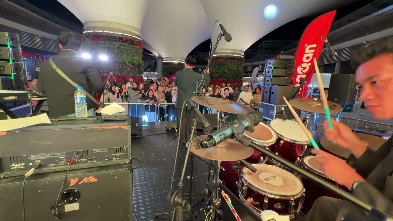 Masa - NAKI (Live at Toppen Shopping Centre, JB)
