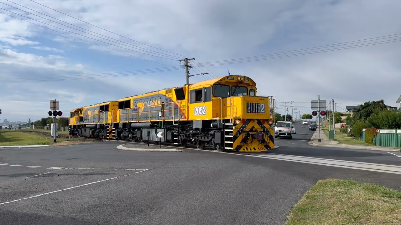 Trains in Tasmania: Tasrail's Overhauled 2050 Class