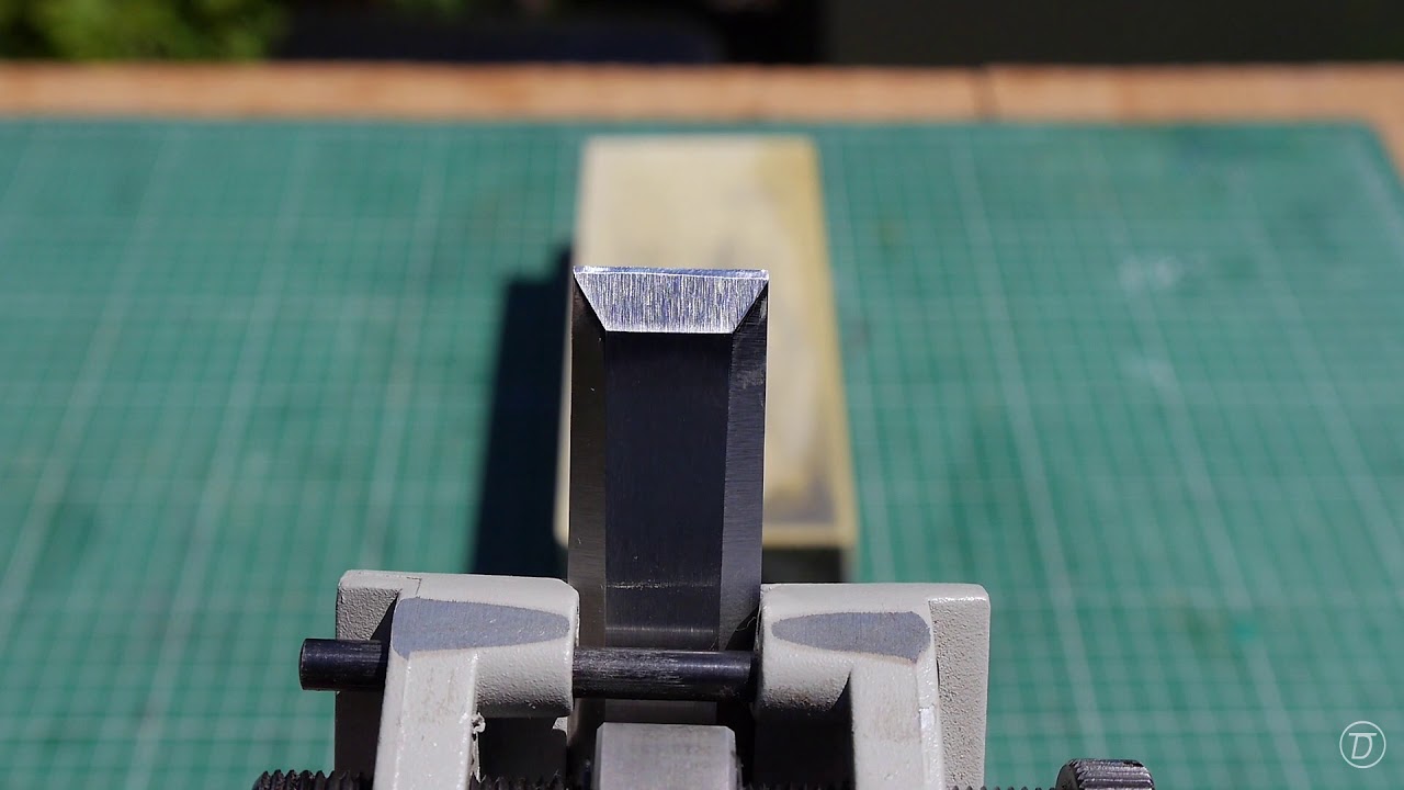 Sharpening a set of Ashley Iles Chisels