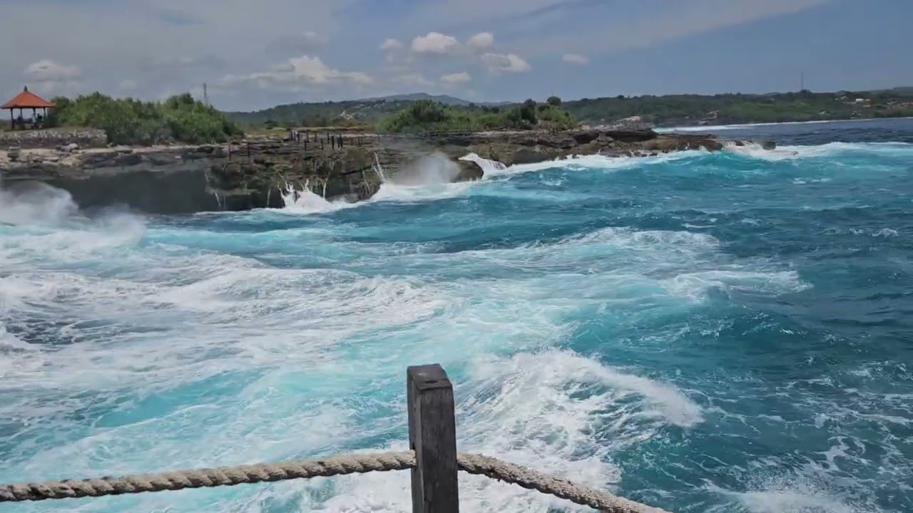 Die wilde Küste von Nusa Lembongan