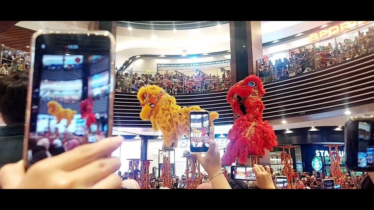Penampilan Barongsai di AEON Jakarta Garden City special Imlek