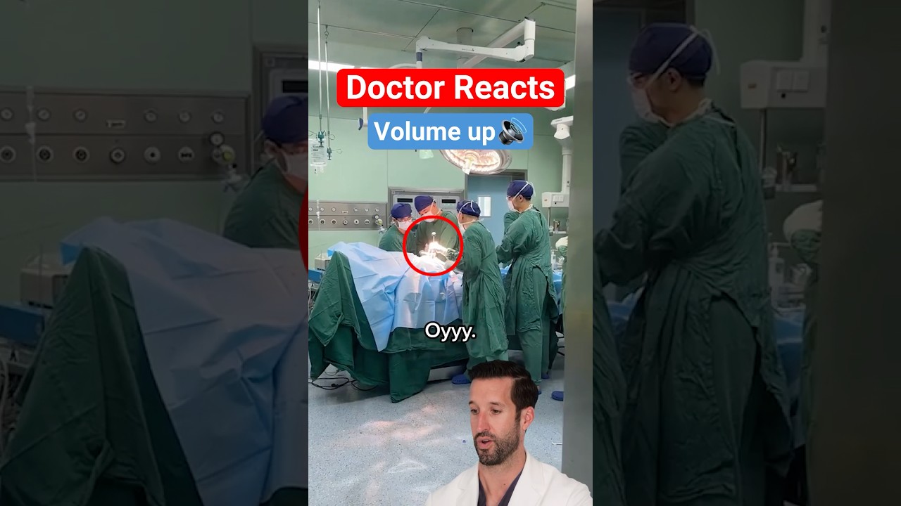 Врач смотрит на ортопедическую хирургию
