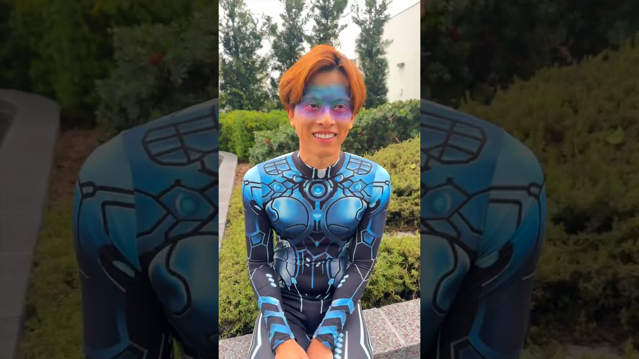 ИНОПЛАНЕТЯНИН Пытается Вписаться к Людям 👽