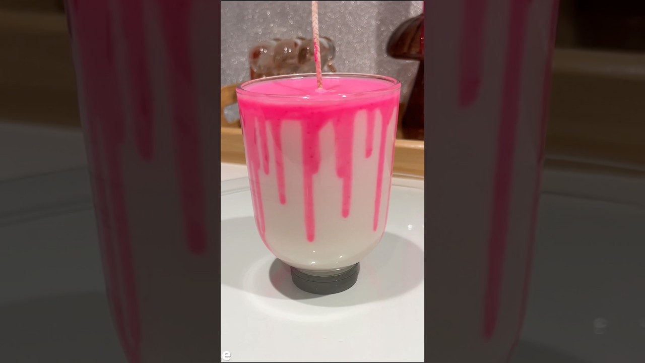 🤍🩷Handmade soy candle.    #candlemaking #candlehacks #candlesideas #candlestips