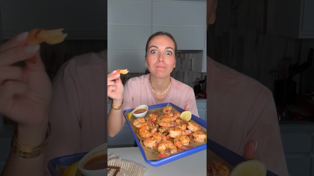 I lose weight eating these Lemon Garlic Parmesan Shrimp #shorts