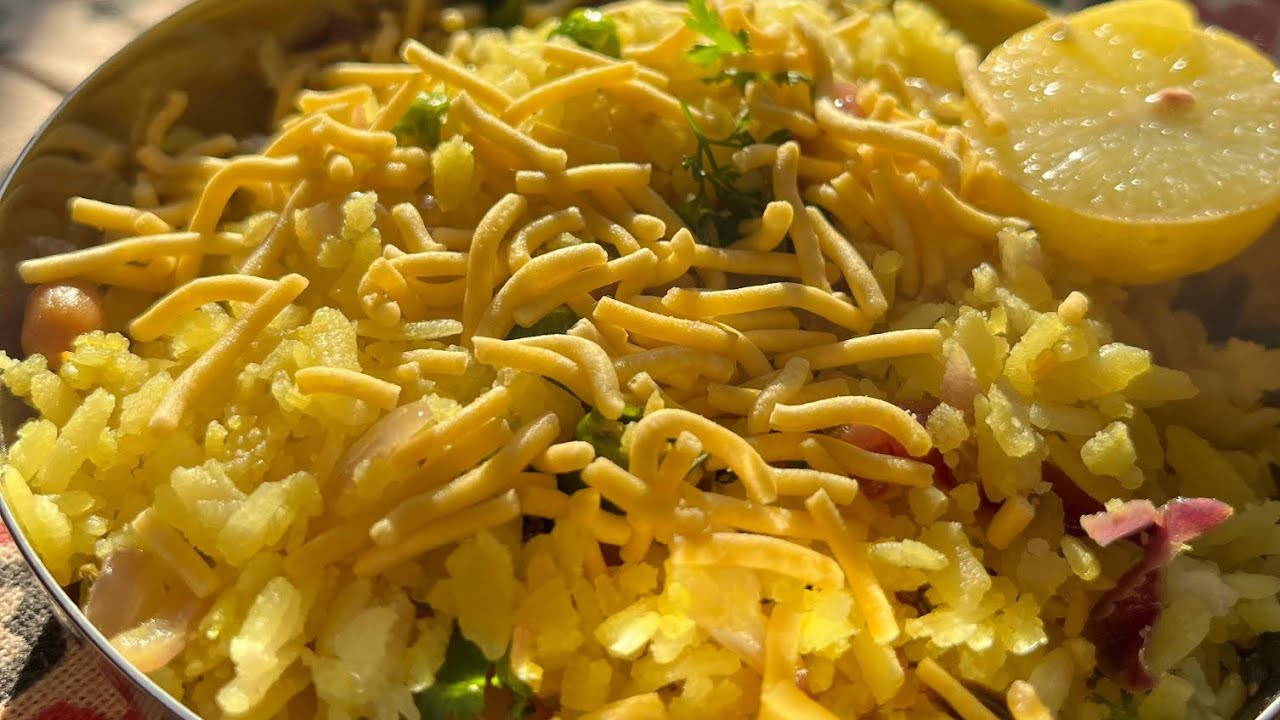 Indori Poha Steamed Poha ♥️ Recipe#youtubeshorts#shorts#Viral#poharecipe#indoripoha#KandaPoha