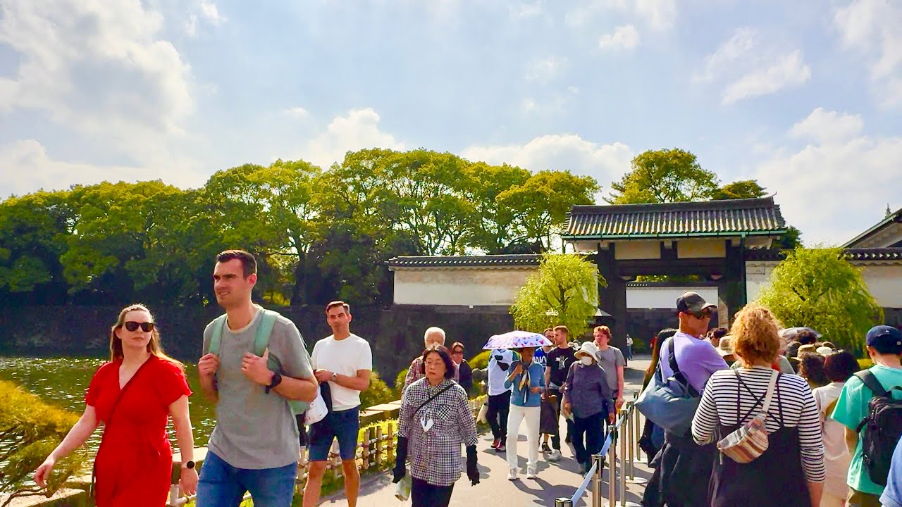 [4K] Tokyo Imperial Palace Family Garden Walk. Tokyo, Japan. April 2025
